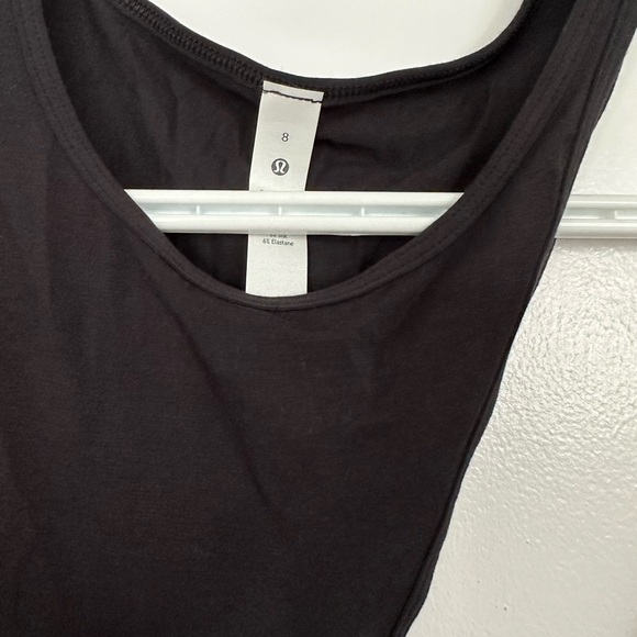 Brand new lululemon tank - Picture 2 of 2
